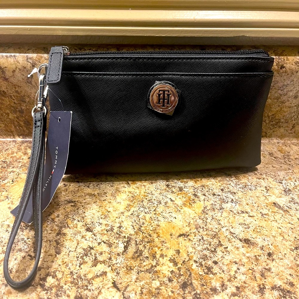 Tommy Hilfiger Elegant Black Clutch